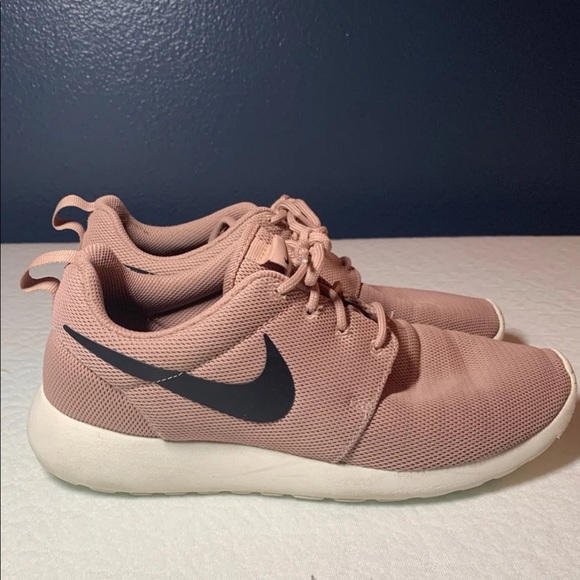 Women's Roshe 1 'Pink Particle'